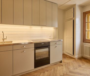 Altbauwohnung mit eigenem Kachelofen - Photo 2