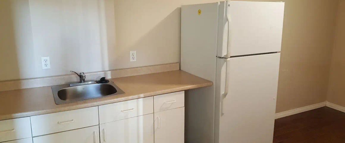Southwood Bachelor Basement Suite, 950.00, utilities included. — 0 Bedrooms Basement - Photo 1