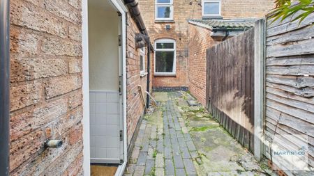 2 bedroom terraced house to rent - Photo 2