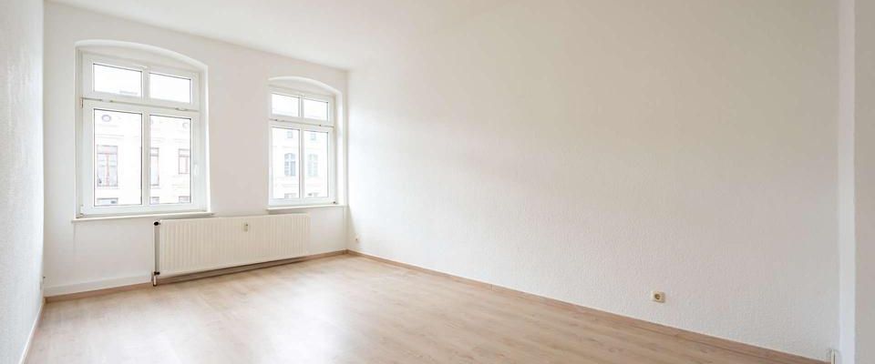 Charmante Altbauwohnung | Balkon | Tageslichtbad mit Wanne | Einbauküche - Photo 1