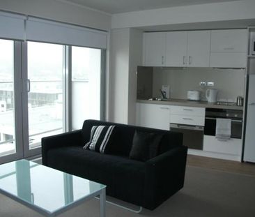 Fully Furnished 2 bedroomed Apartment: call now to view - Photo 3