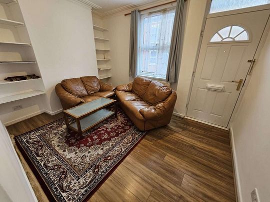 2 bedroom terraced house to rent - Photo 1