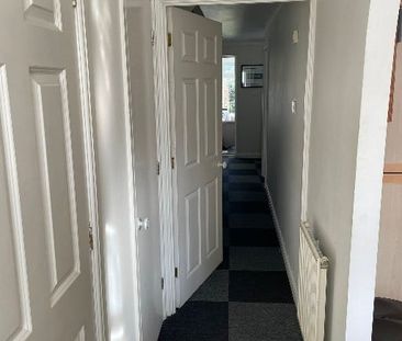 3 Bed Semi-Detached House, Glenburnie Road, SW17 - Photo 5