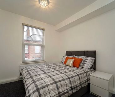 Alexandra Road. Hyde Park, Leeds - Photo 2