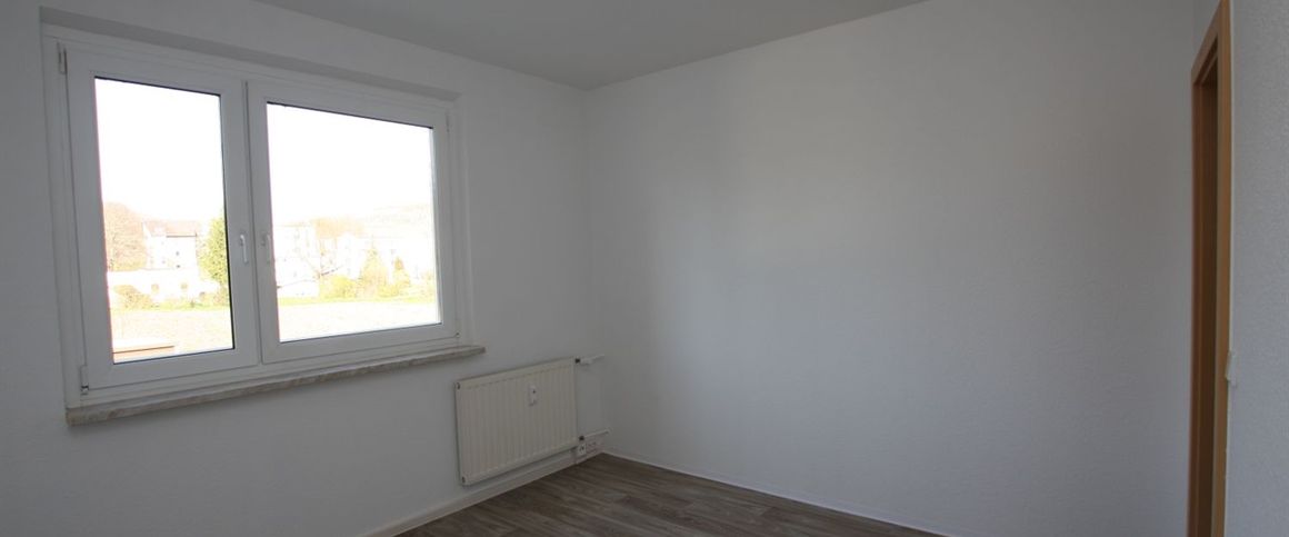 Kleine 4-Raum-Wohnung wartet auf neue Mieter - Foto 1