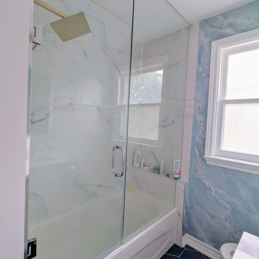 Detached Home For Lease | N9235799 - Photo 1