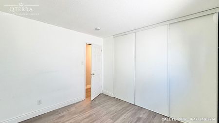 SPACIOUS 3-BEDROOM MAIN LEVEL WITH BRIGHT & MODERN CHARM - Photo 3