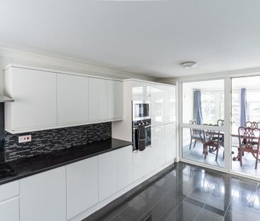 4 bedroom semi-detached house to rent - Photo 3