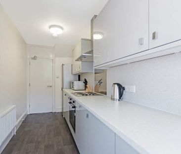 Room in a Shared House, Kenmore Drive, BS7 - Photo 3