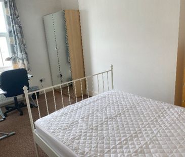 6 Bed Student Accommodation - Photo 5