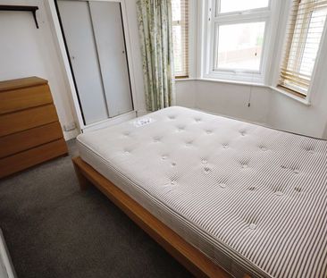 Richmond Park Road, Bournemouth - Photo 3