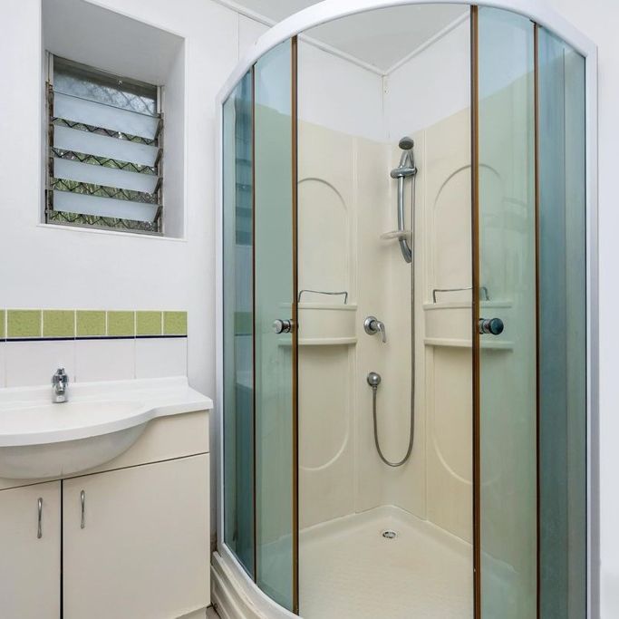 Comfort, Convenience & Space in the Heart of Kirwan! - Photo 1