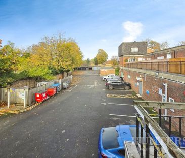 2 bedroom Flat To Let - Photo 2