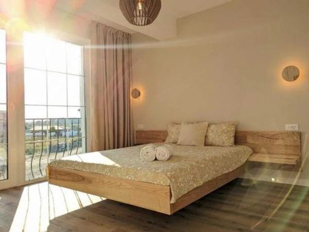 Vila de inchiriat P+1E+M in Mamaia-Sat - Fotografie 4