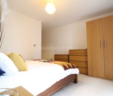 Barton Place, Hornbeam Way, Green Quarter - Photo 3