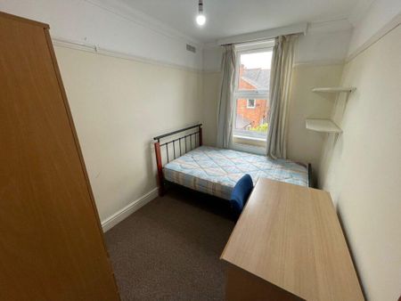 4 bedroom terraced house to rent - Photo 5