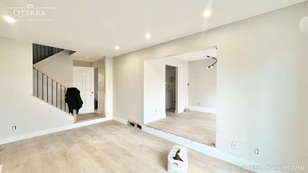 EXPANSIVE 4-BEDROOM +DEN DETACHED HOUSE WITH BEAUTIFUL FINISHES - Photo 3