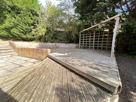 4 bedroom detached bungalow to rent - Photo 2