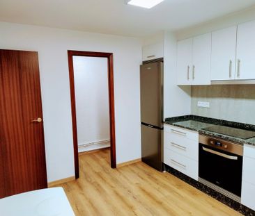 Piso de alquiler en Travesía Do Chan de Curros, 9, Campus Norte - S... - Photo 1