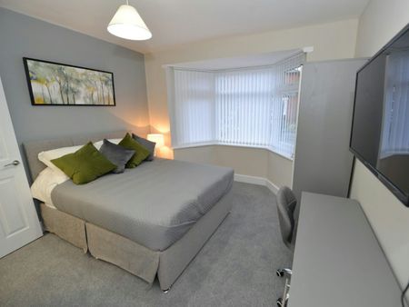 House share to rent on - Photo 3