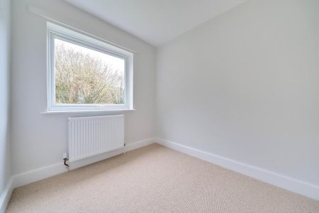 4 bedroom detached house to rent - Photo 5