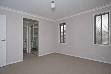 Modern Family Home - Photo 5