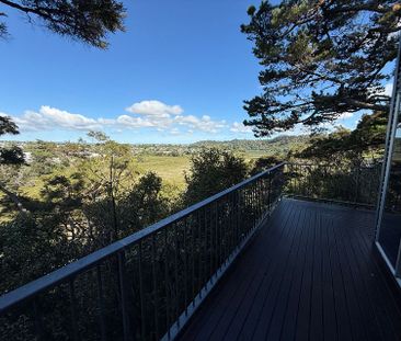 3-Bedroom Hideaway with Stunning views - Photo 2