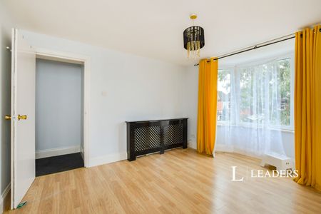 apartment to rent Christchurch Road, Bournemouth, BH7 - Photo 2