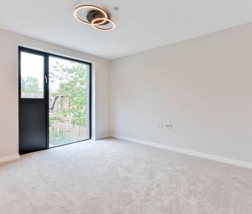 4 bedroom detached house to rent - Photo 2