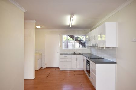 VERY NEAT AND TIDY UNIT IN IDEAL LOCATION - Photo 3