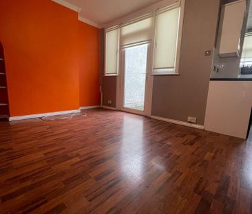 4 bedroom terraced house to rent - Photo 2