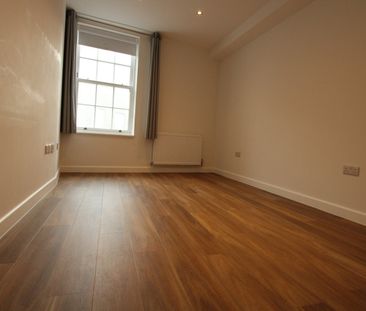 1 Bed Flat, Rye Lane, SE15 - Photo 2