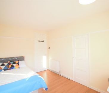 Room in a Shared Flat, Frithville Gardens, W12 - Photo 1
