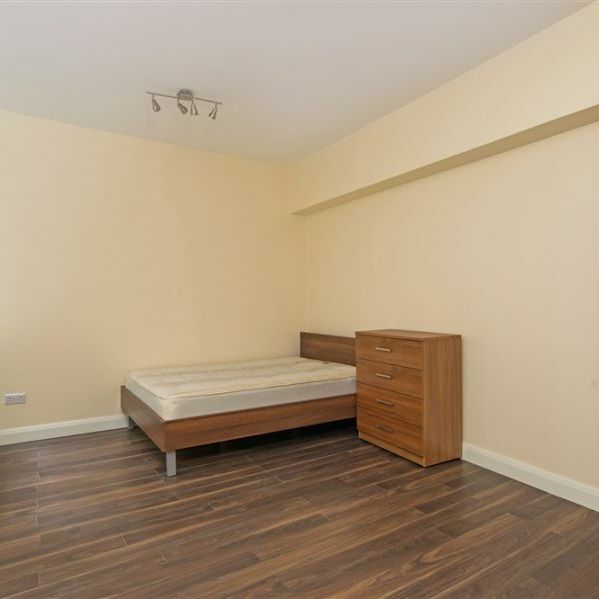 2 Bedroom Flat To Let - Photo 1