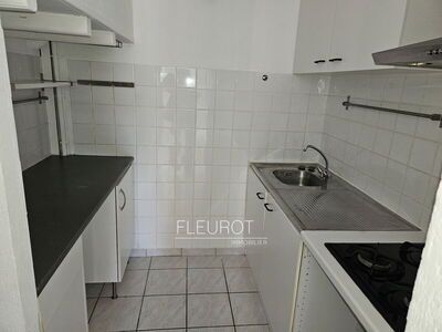 Location Appartement 1 pièce 27m² LA CIOTAT 13600 - Photo 3