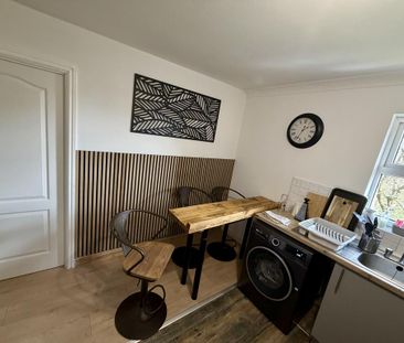 1 bedroom in a house share to rent - Photo 3