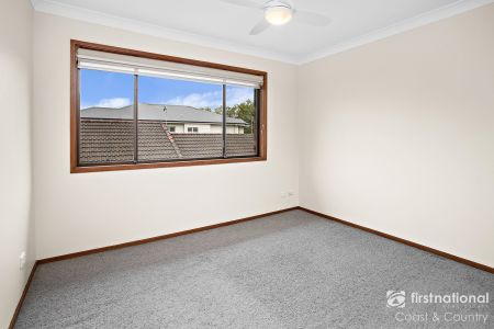 Renovated 2 Bedroom Townhouse in Prime Location - Photo 3