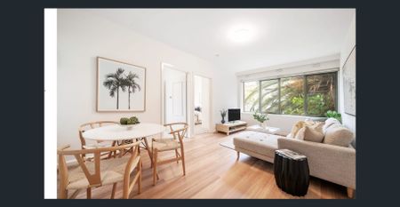 Elevated and sun filled Living - Photo 5