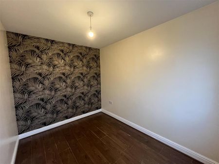 4 bedroom detached house to rent - Photo 3