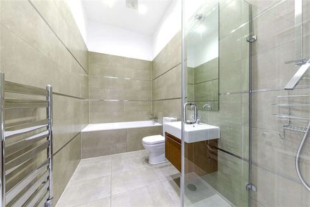 A remarkable example of a stunning one bedroom period apartment on a highly sought after garden square. - Photo 4