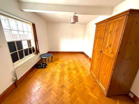 4 bedroom terraced house to rent - Photo 5