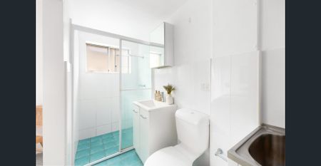 Sunlit Apartment in Leafy Dee Why Location - Photo 5