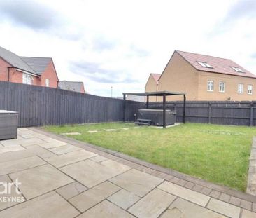 4 bedroom detached house to rent - Photo 2