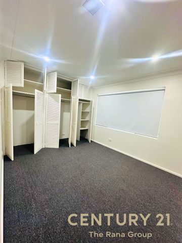 Modern 3 Bedroom, 2 Bathroom House – Easy Access to Public Transport - Photo 3