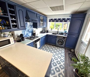 3 bedroom semi-detached house to rent - Photo 5