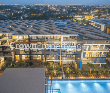 TOP FLOOR 2 BEDROOM UNIT WITH CITY VIEWS! - Photo 3