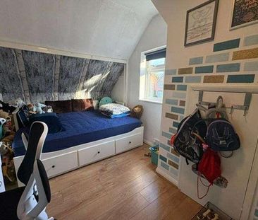 Hanworth Park, Feltham, TW13 - Photo 3