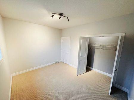 For Lease - 1499 Healy Road, London North, Ontario - Photo 4