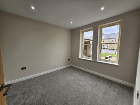 5 bedroom terraced house to rent - Photo 4