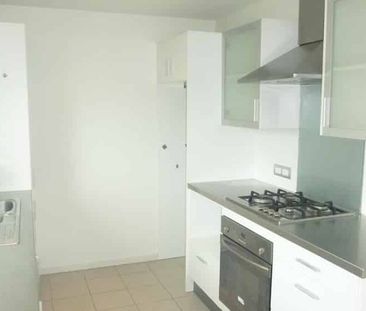 3 Bedroom Townhouse with Double Garage - Photo 3